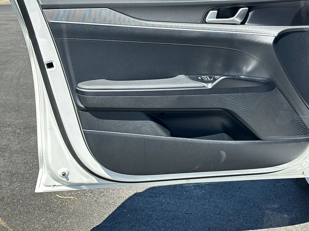 New 2026 White Kia LXS image 10
