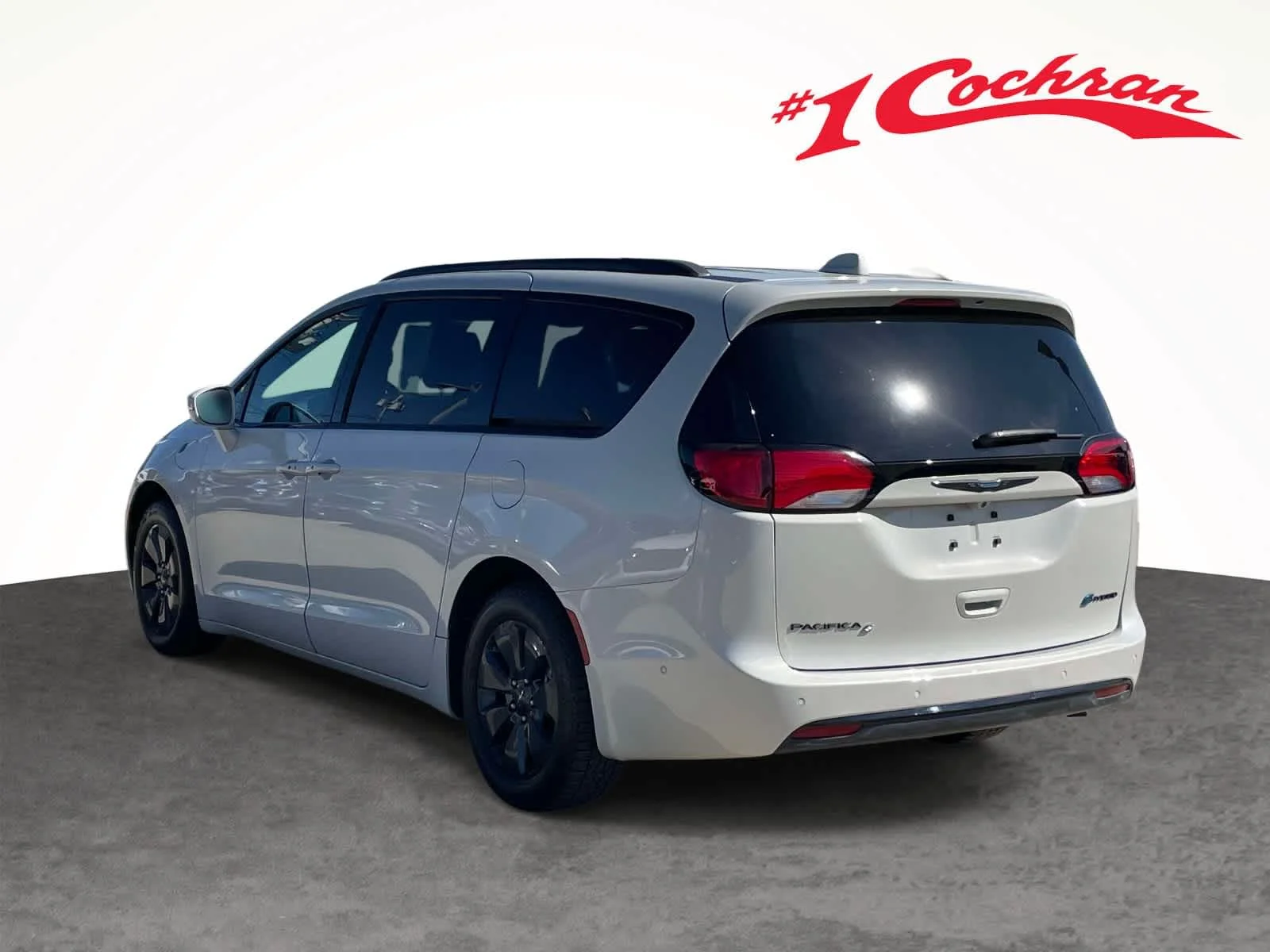 Used 2020 Luxury White Pearlcoat Chrysler Hybrid Limited image 9