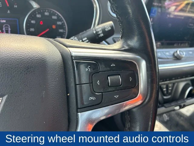 Used 2019 BLACK Chevrolet L image 17