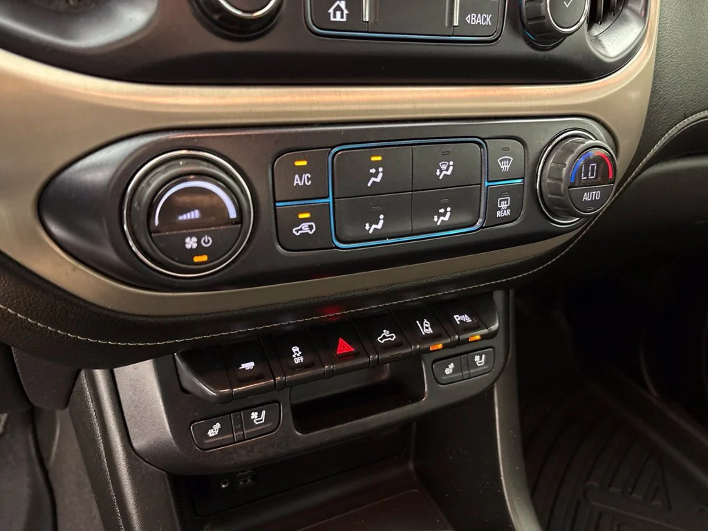 Used 2021 Green GMC Denali image 41
