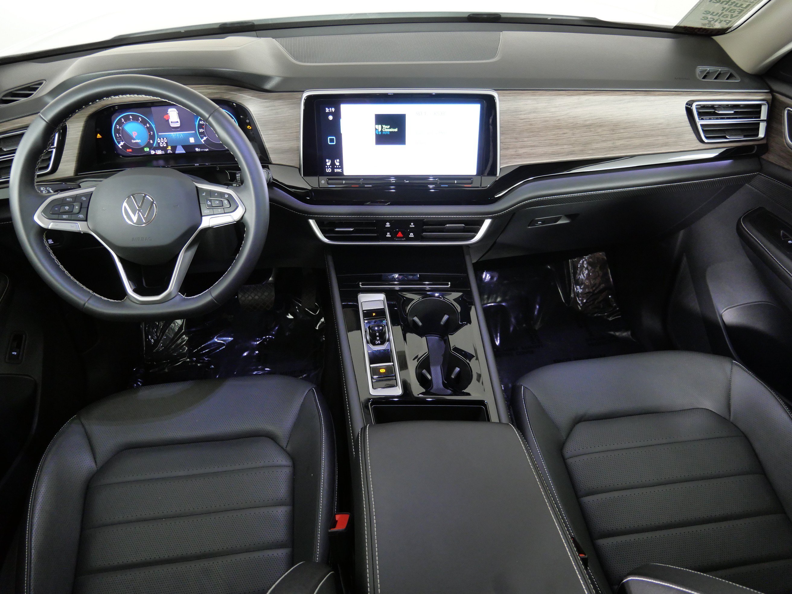Used 2026  Volkswagen 2.0T SEL image 10
