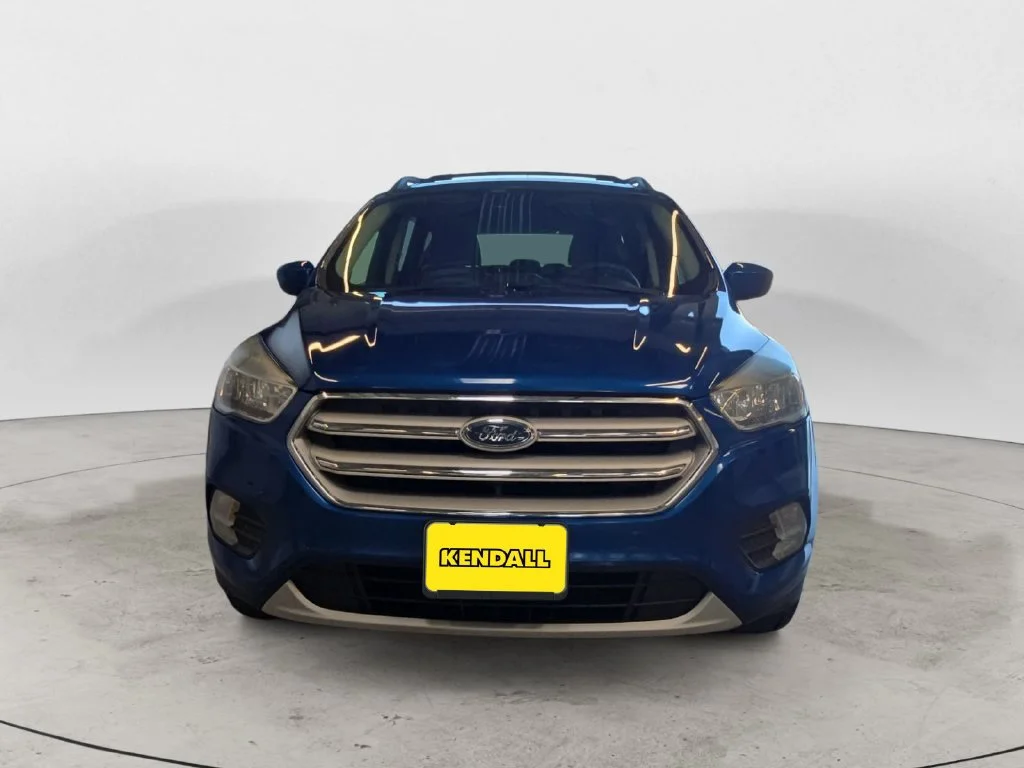 Used 2018 Blue Ford SE image 3