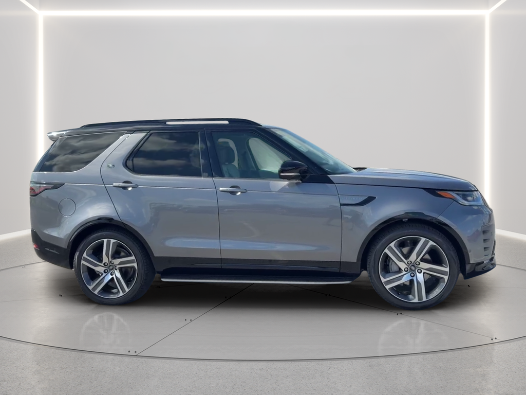 New 2026 Eiger Grey Land Rover Dynamic SE image 4