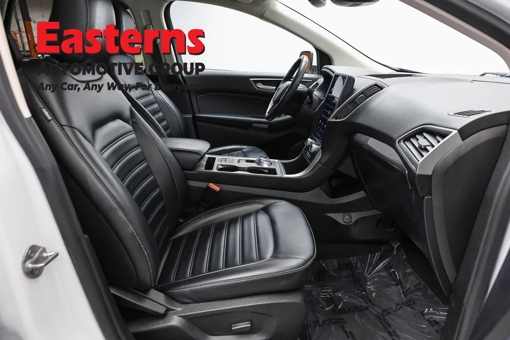 Used 2023 White Ford SEL image 23