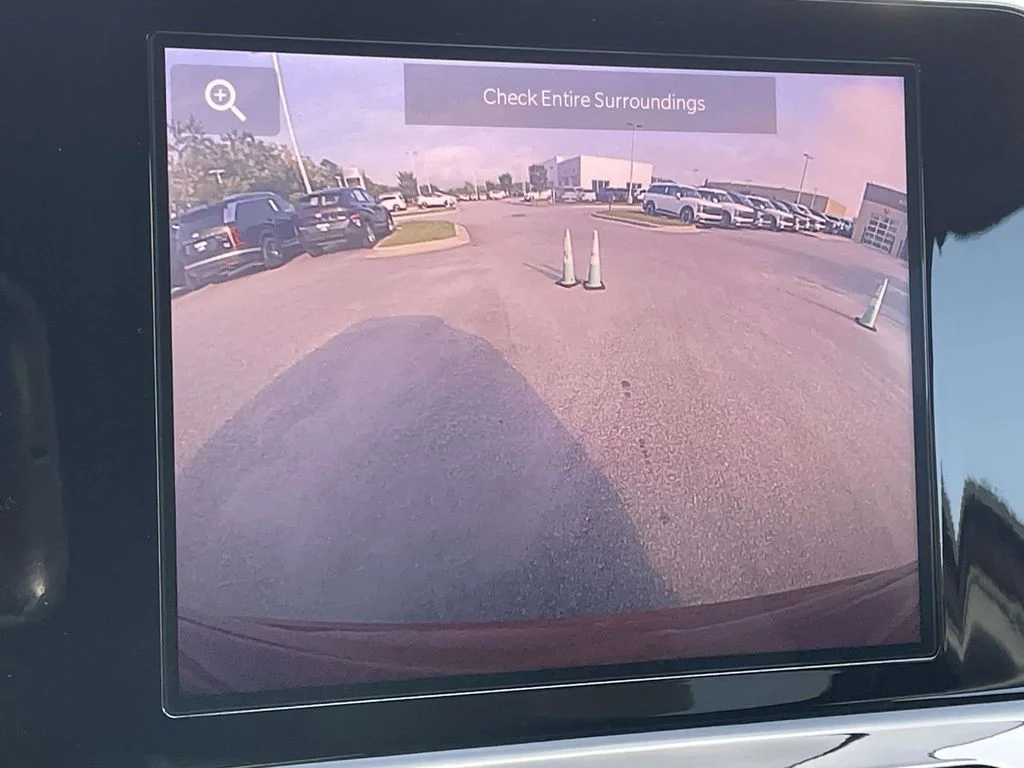 Used 2025 Red Hot Pearlcoat Jeep Sport image 17
