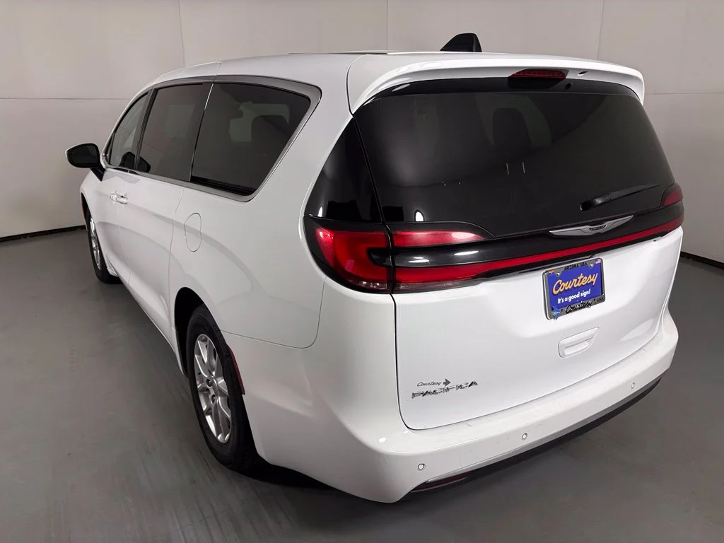 Used 2023 White Chrysler Touring L image 6