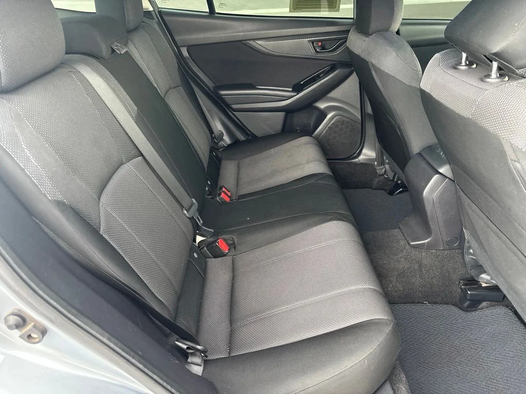 Used 2018 Silver Subaru 2.0i image 15