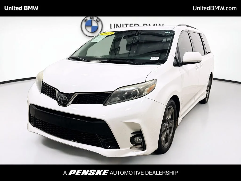 2019 Toyota Sienna SE V6 8-Passenger's photo