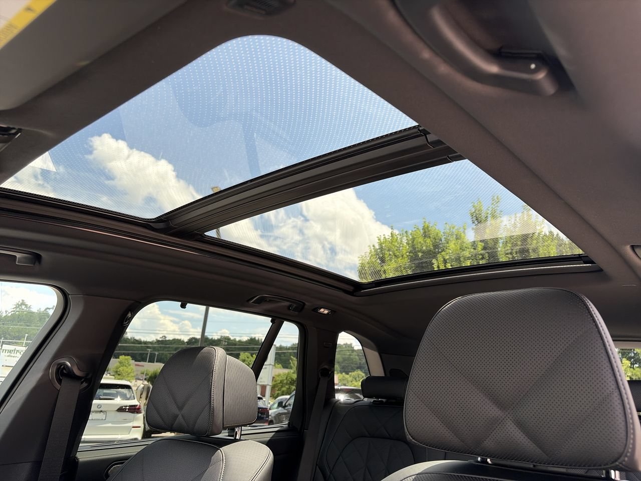 New 2026 Skyscraper Grey Metallic BMW M60i image 30