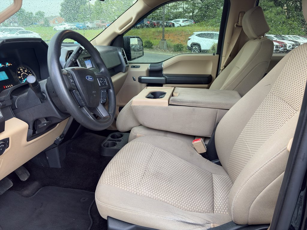 Used 2018 Shadow Black Ford XLT image 9