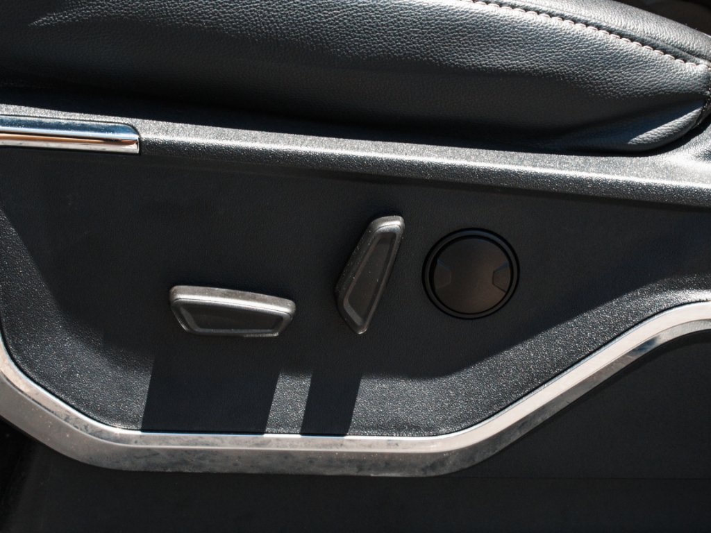 Used 2022 Oxford White Ford LARIAT image 12