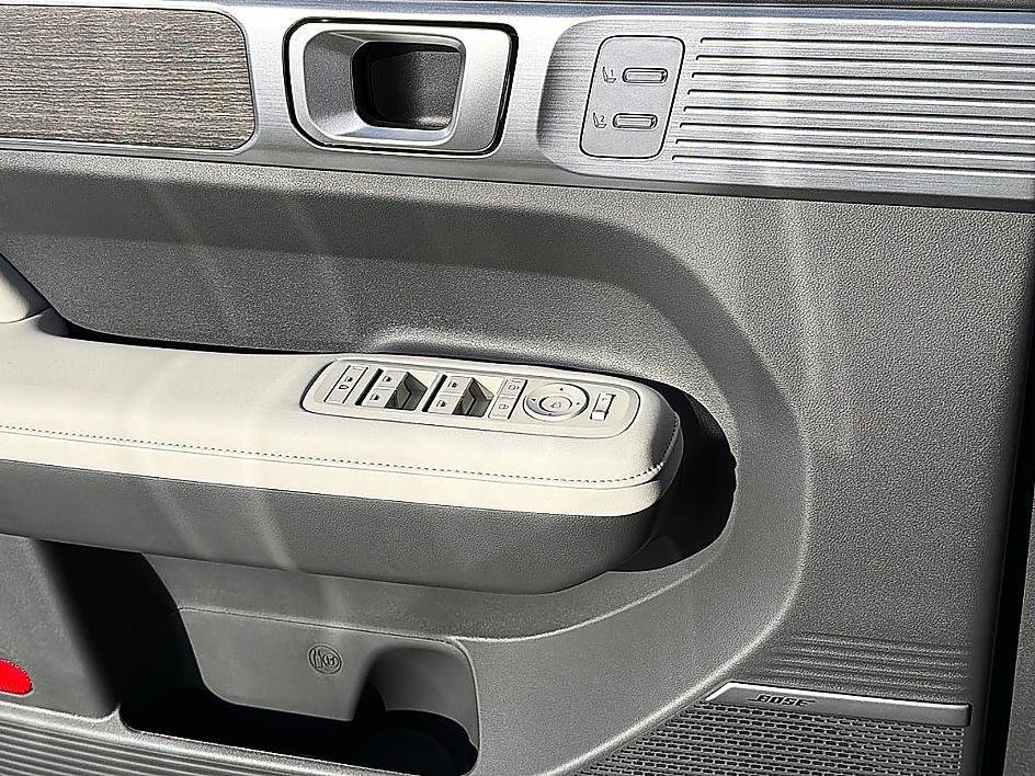 New 2027 Shimmering Silver Hyundai Limited AWD image 32