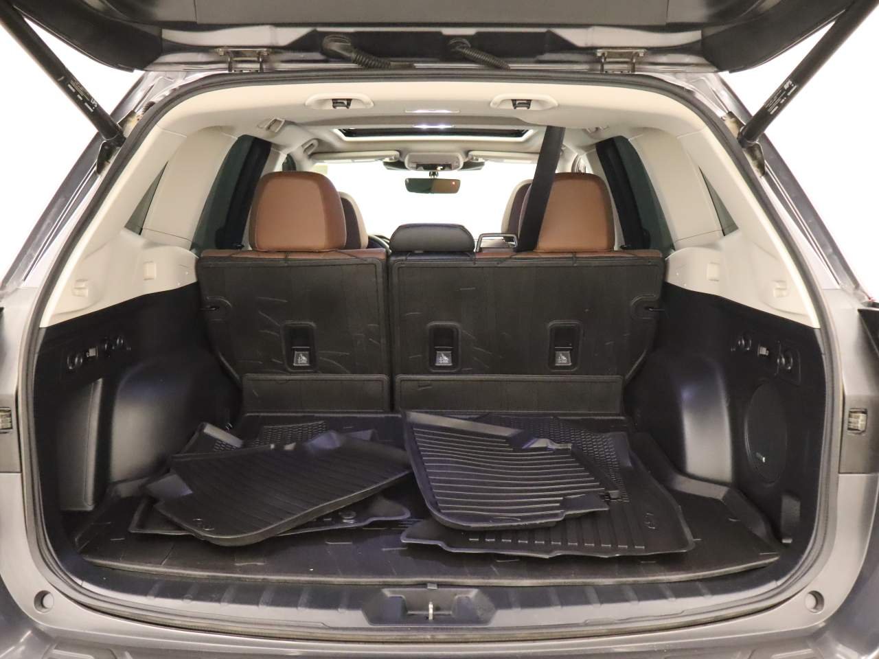 Used 2022 Magnetite Gray Metallic Subaru Touring image 20