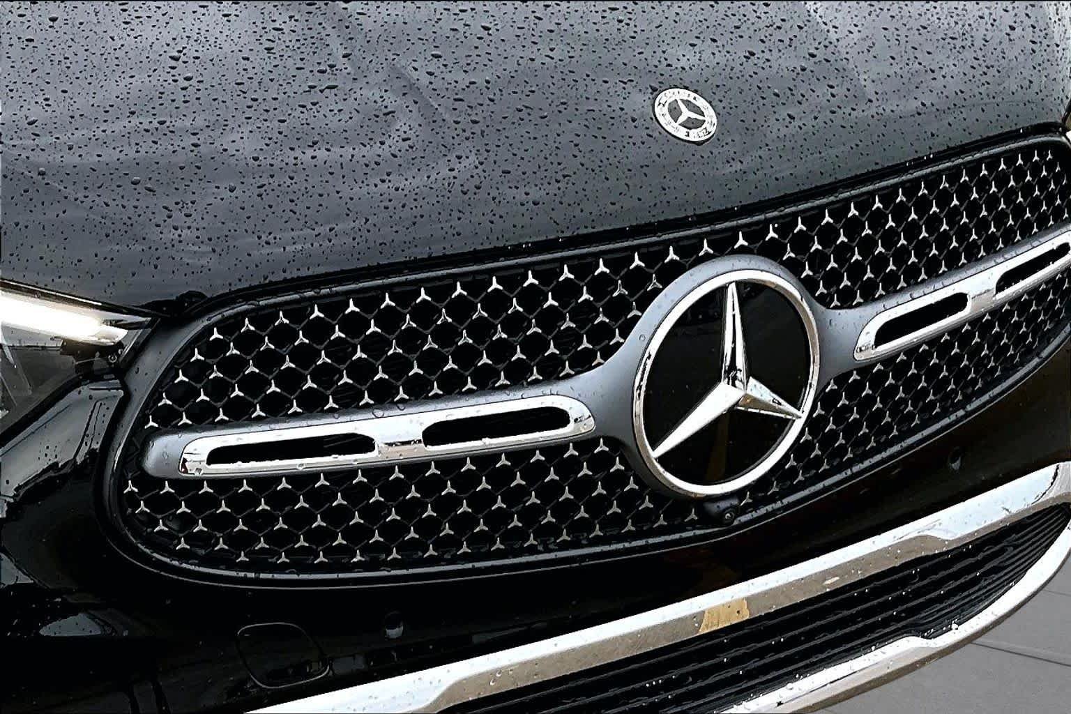 Used 2026 Black Mercedes-Benz GLC 300 image 30