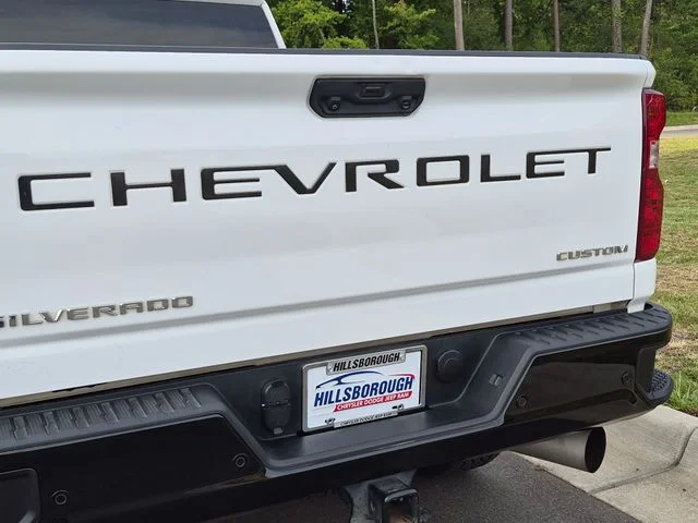 Used 2024 White Chevrolet Custom image 22