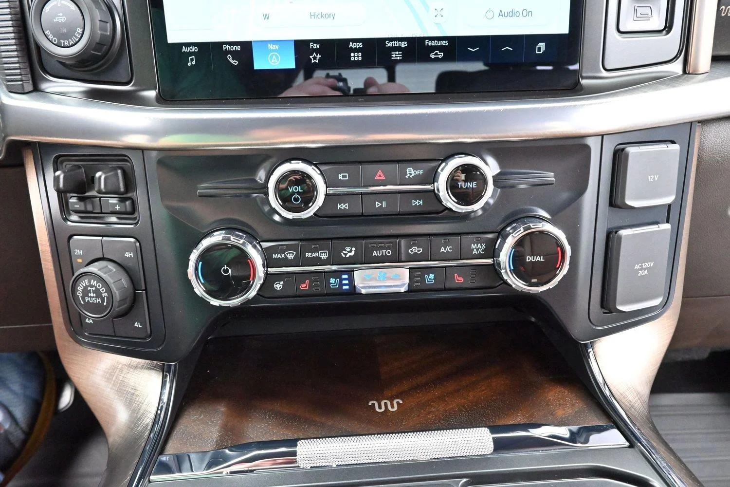 Used 2026 Star White Metallic Tri-coat Ford King Ranch image 24