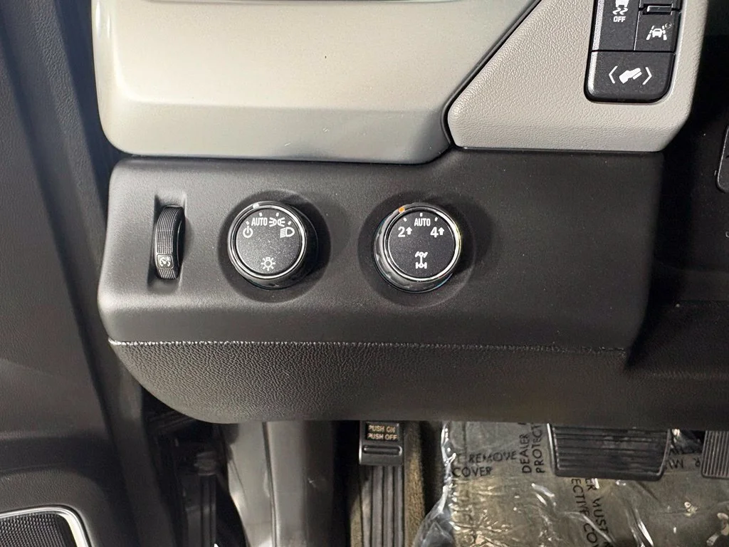 Used 2016 Gray Chevrolet LT image 33