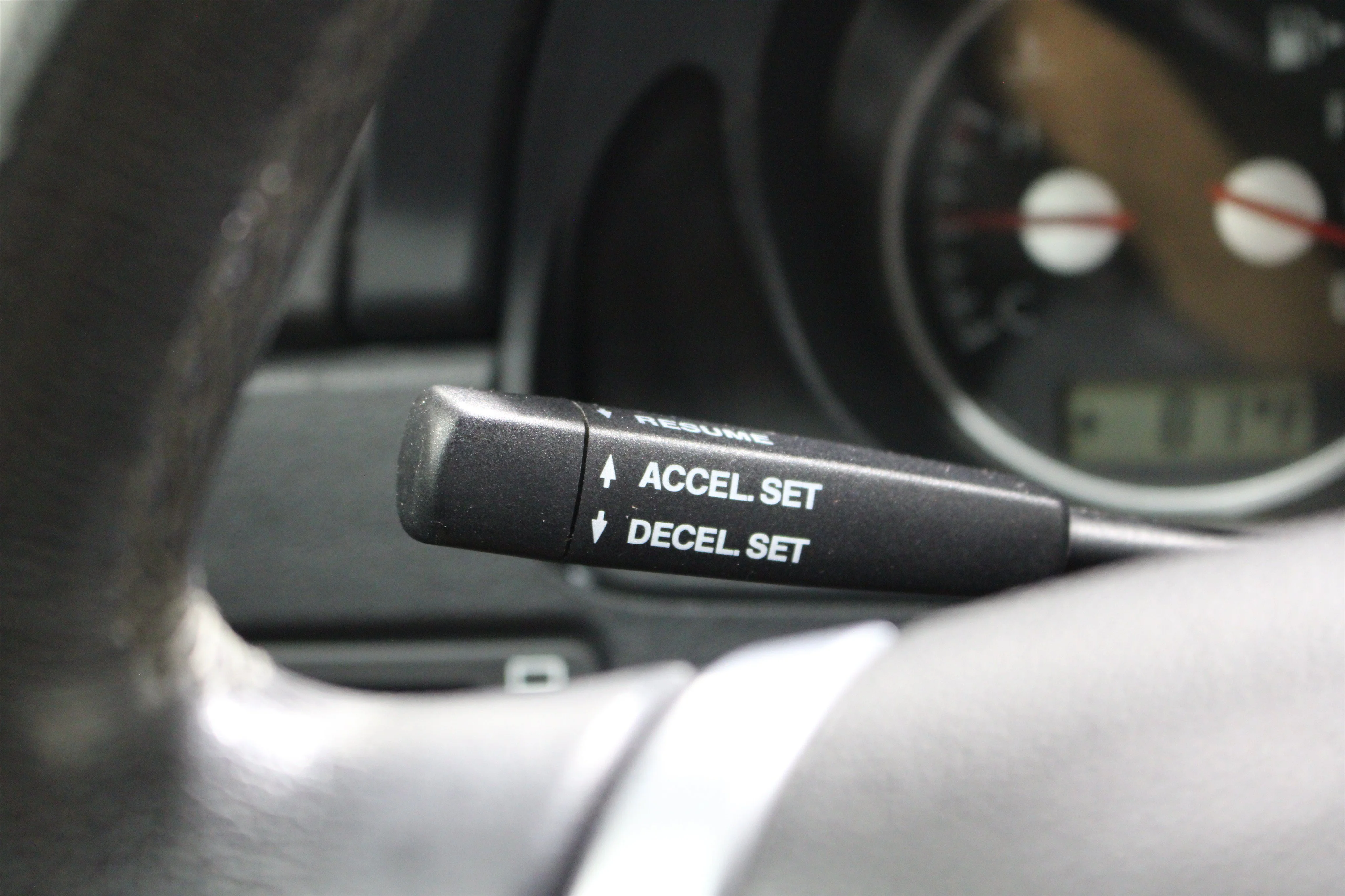 Used 2005 Black Chrysler SRT6 image 9