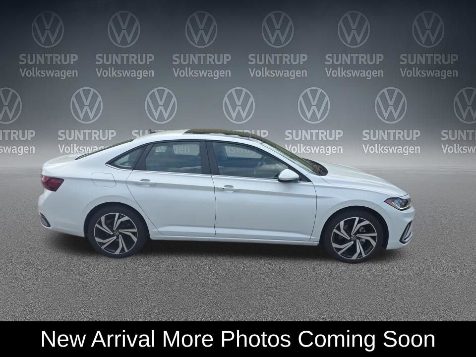 Used 2025 White Volkswagen 1.5T SEL image 2