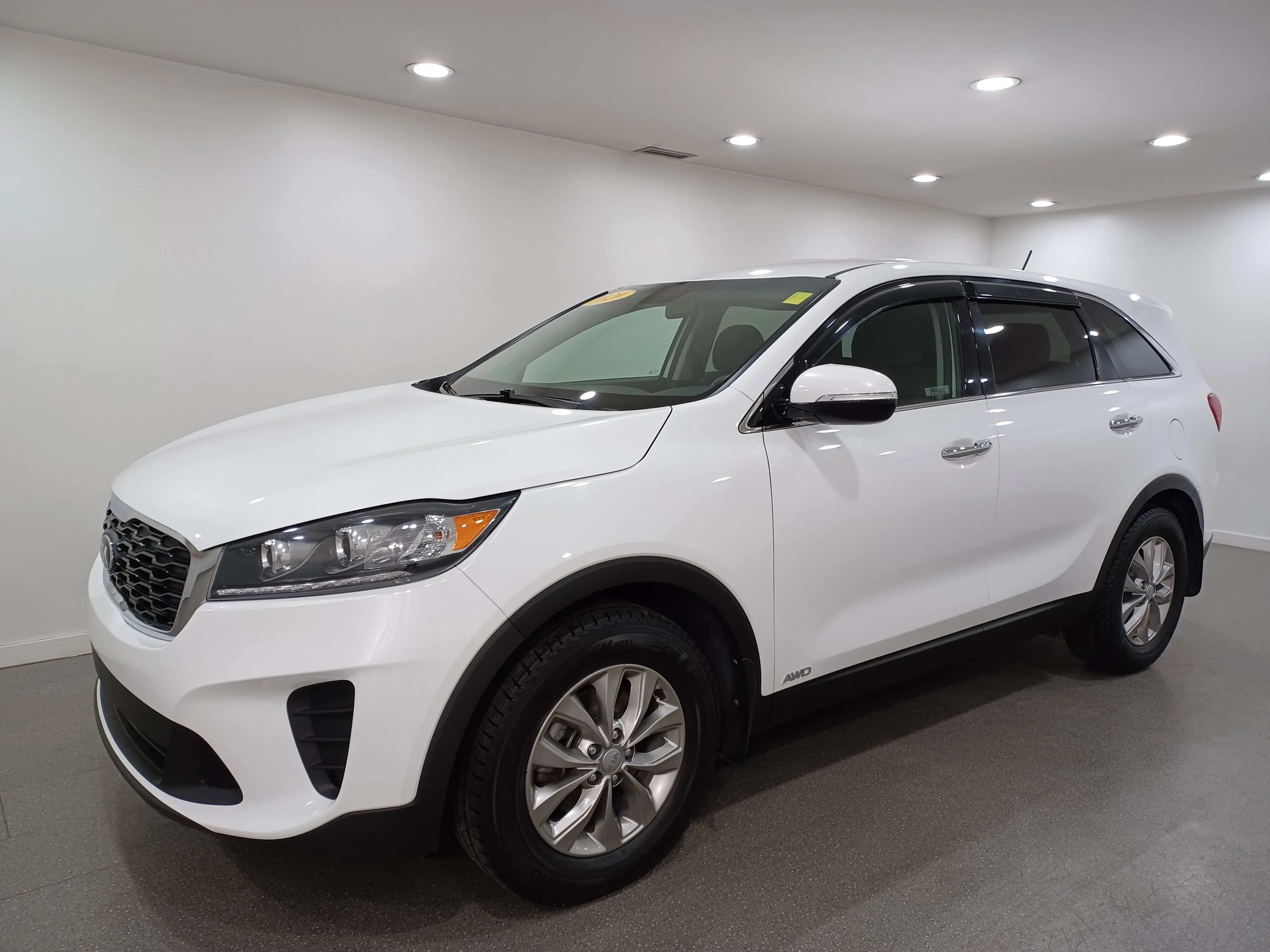 Certified Used 2020 Snow White Pearl Kia LX AWD*7 Pass | Snow White Pearl | Remote Start | Htd Seats | Park Assist | Apple CarPlay | Tow Pkg image 2