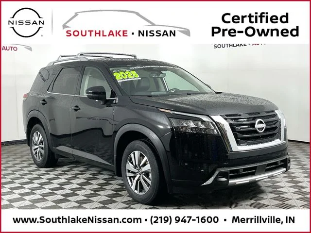 2025 Nissan Pathfinder SL 2WD's photo