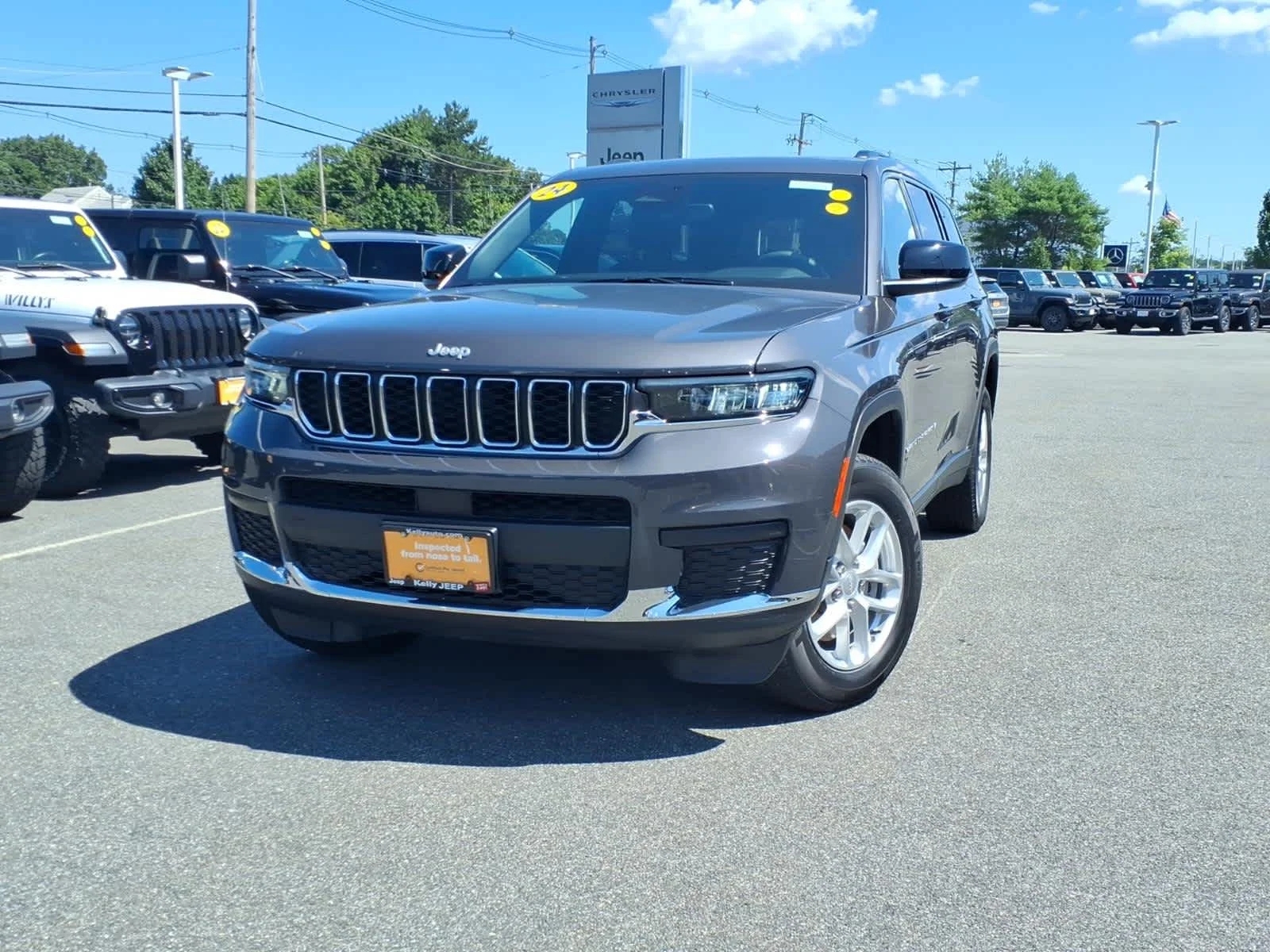 Certified Used 2024 Baltic Gray Metallic Clearcoat Jeep Laredo image 2