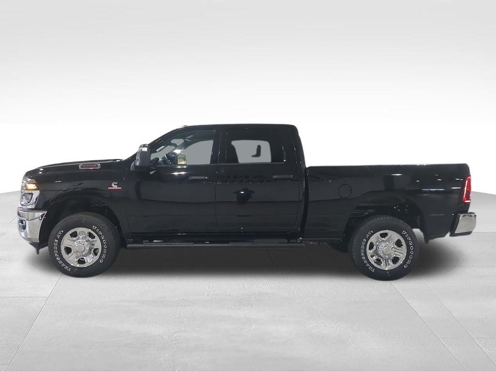 New 2026 Diamond Black Crystal Pearl-Coat Exterior Paint RAM Tradesman image 5