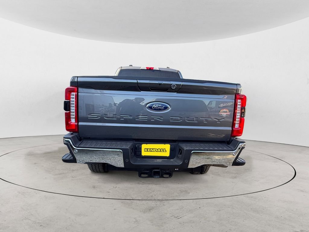 Used 2025 Gray Ford Lariat image 3
