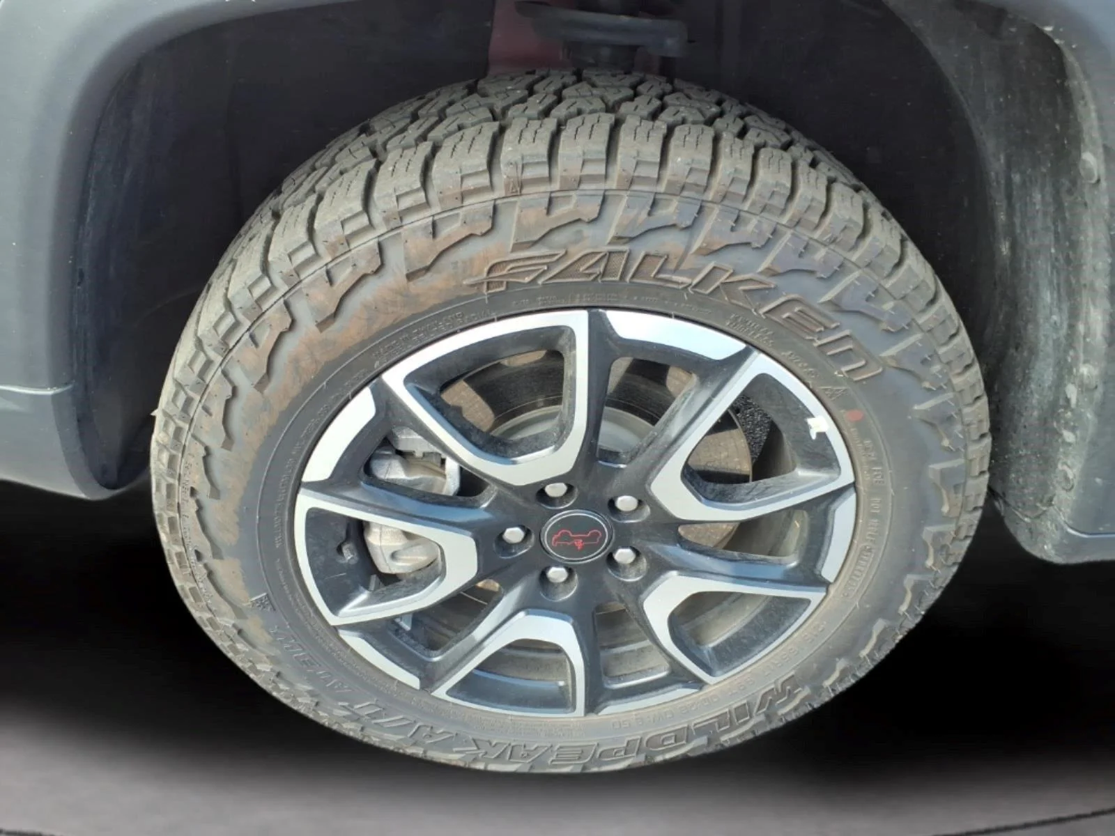 Used 2025 Red Hot Pearlcoat Jeep Trailhawk image 9