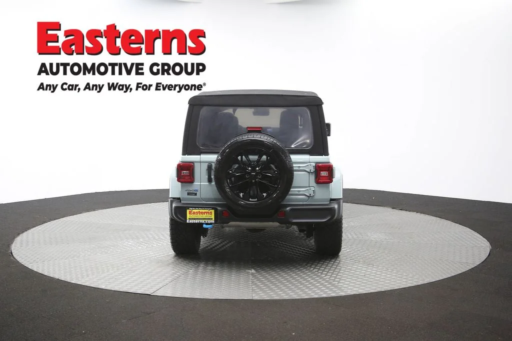 Used 2024 Gray Jeep Sahara 4xe image 37