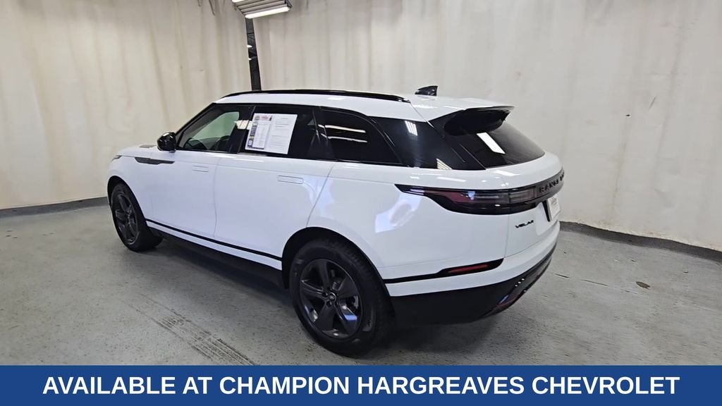 Used 2025 Ostuni Pearl White Metallic Land Rover Dynamic SE image 9