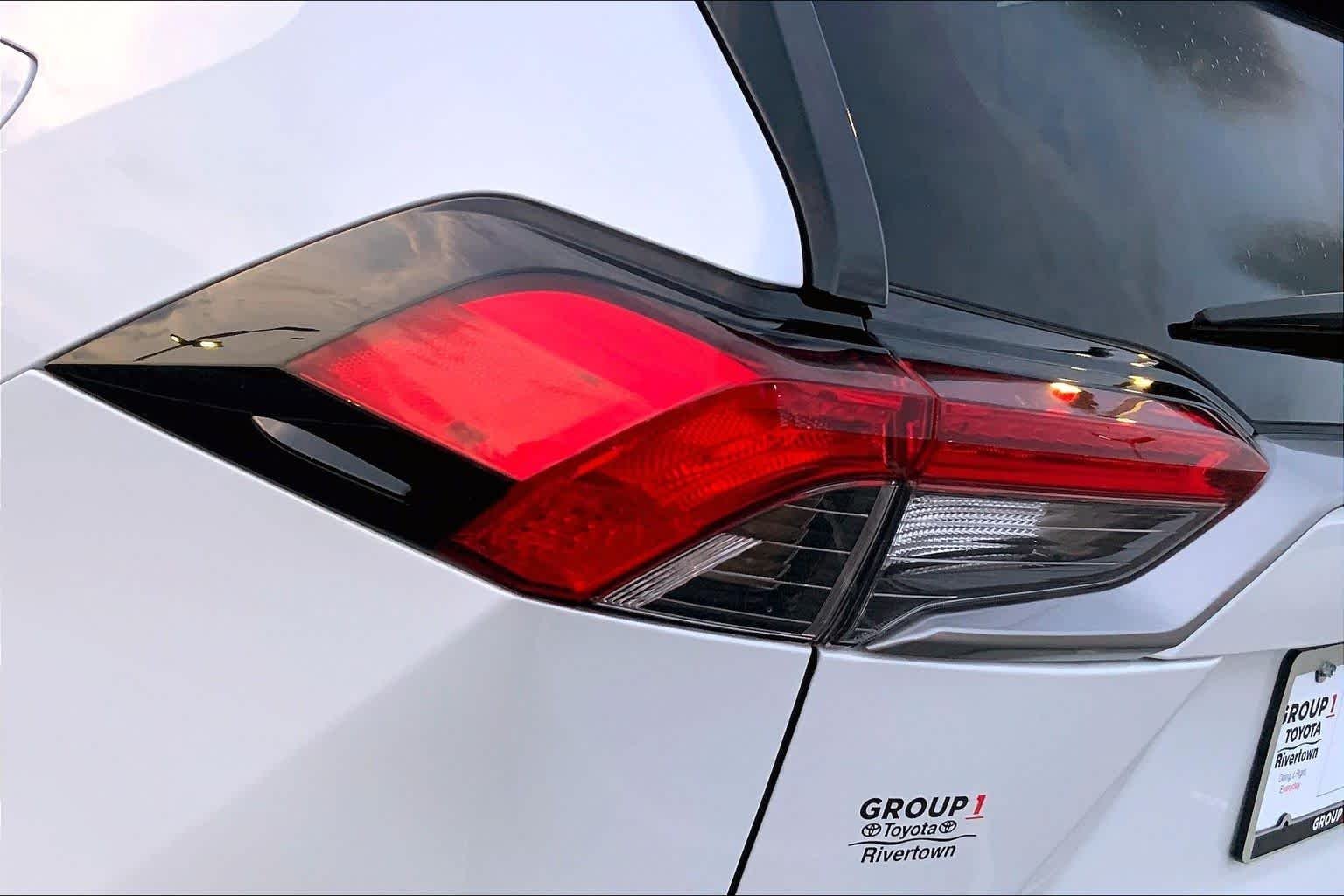 Used 2025 Wind Chill Pearl Toyota Hybrid Limited image 25