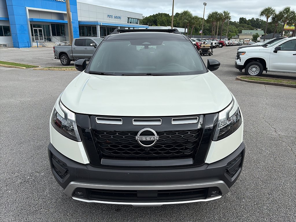 Used 2024 Pearl White TriCoat/Super Black Nissan Rock Creek image 9