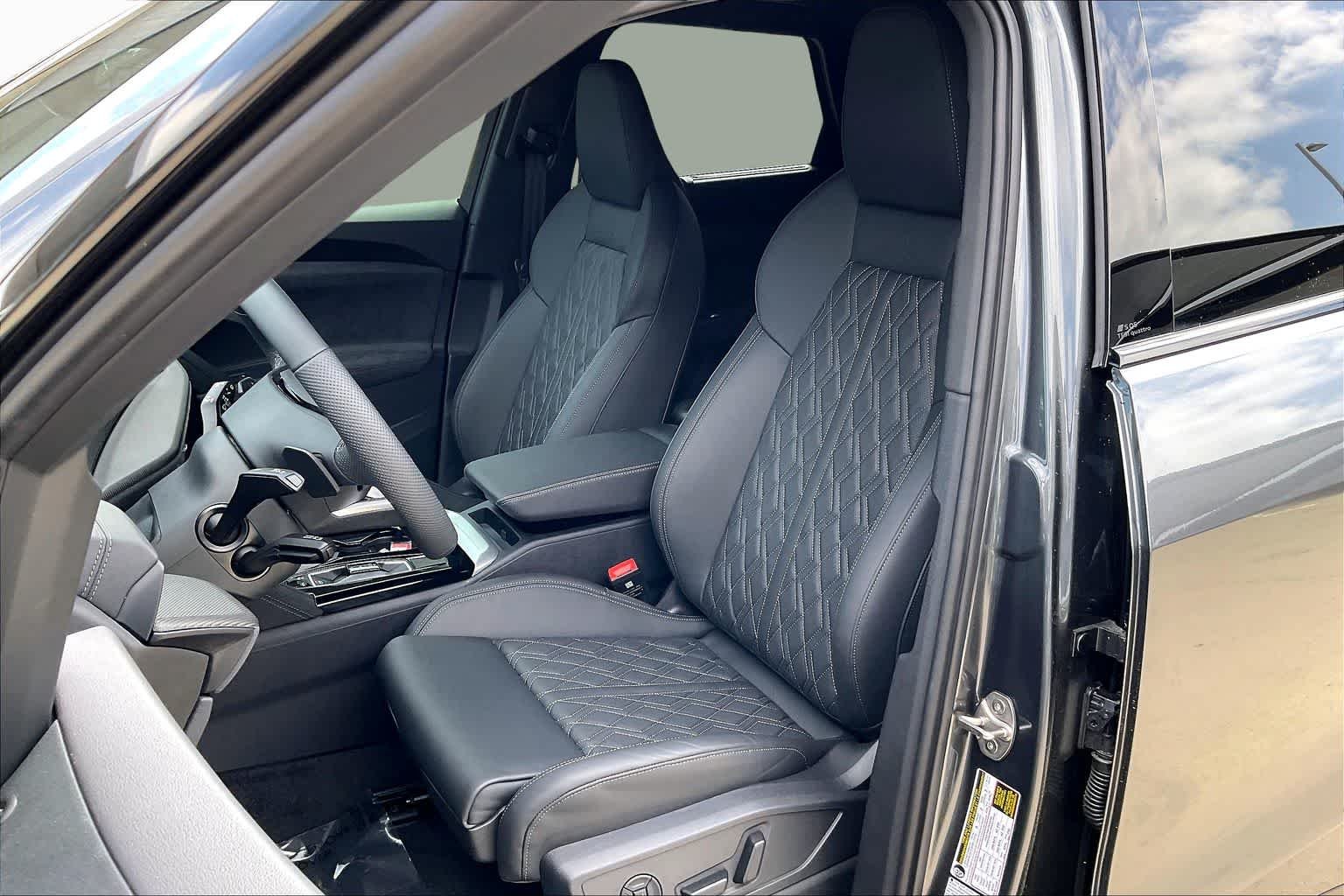 Used 2025 Daytona Gray Pearl Effect Audi Premium Plus image 9