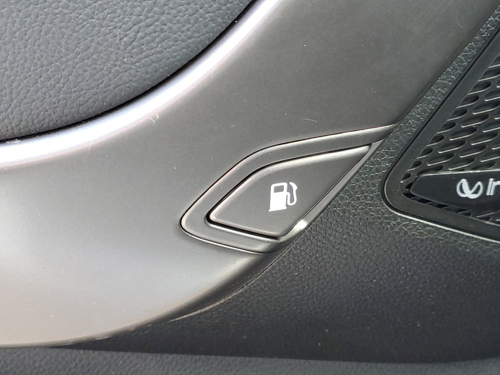 Used 2018 Silver Hyundai Limited Ultimate image 21
