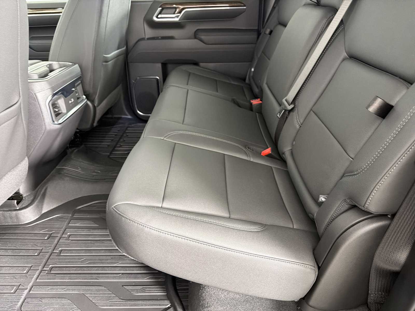 New 2026 Onyx Black GMC Elevation image 18