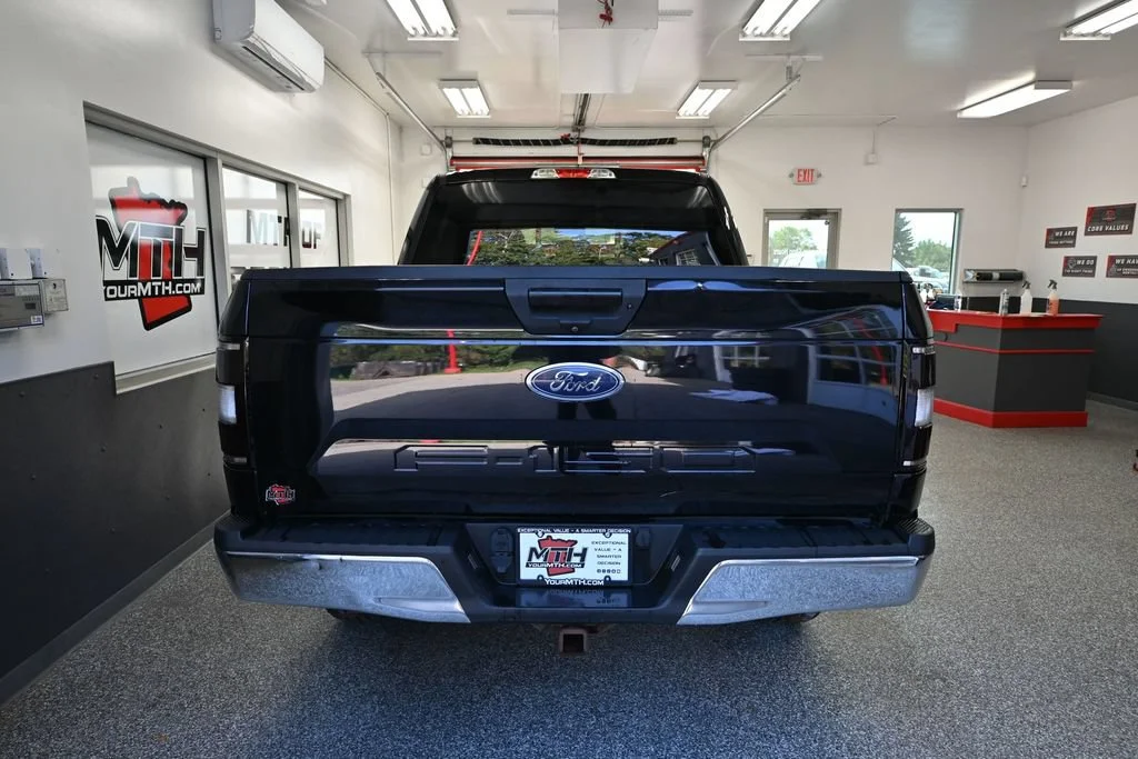 Used 2018 Black Ford XLT image 4