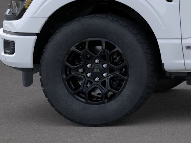New 2026 Oxford White Ford XLT image 19