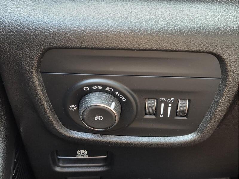 Used 2022 Gray Metallic JEEP OVERLAND 4X2 image 30