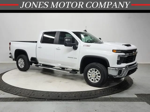 2025 Chevrolet Silverado HD LT 4WD Crew Cab Standard Box's photo