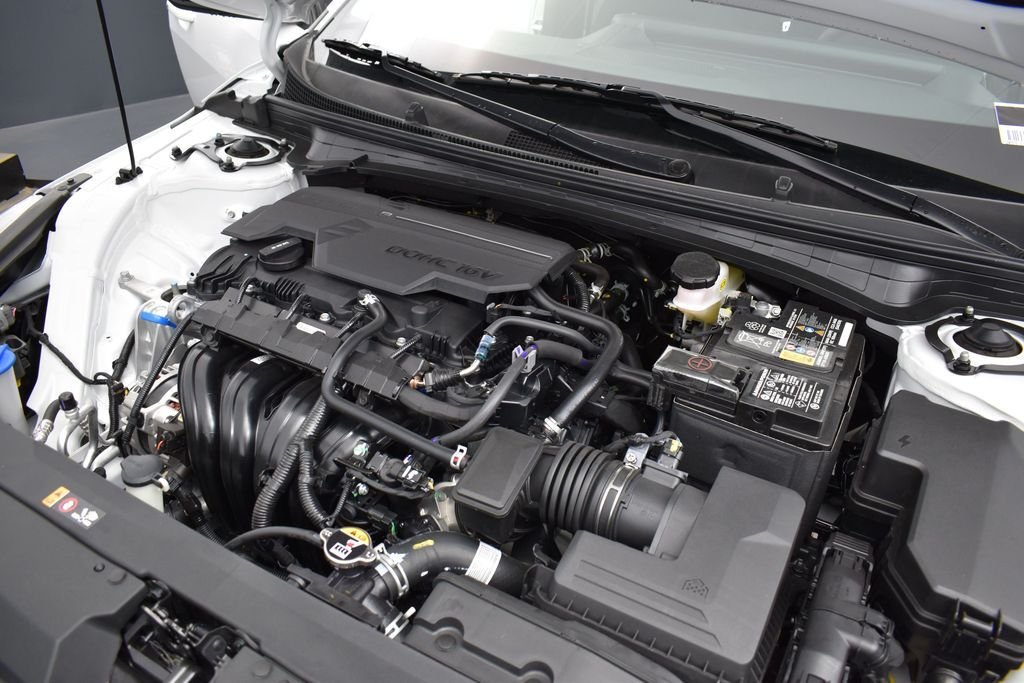 New 2026 Snow White Pearl Kia LXS image 20