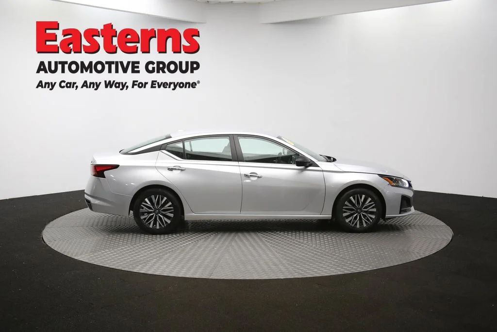 Used 2023 Silver Nissan 2.5 SR image 45