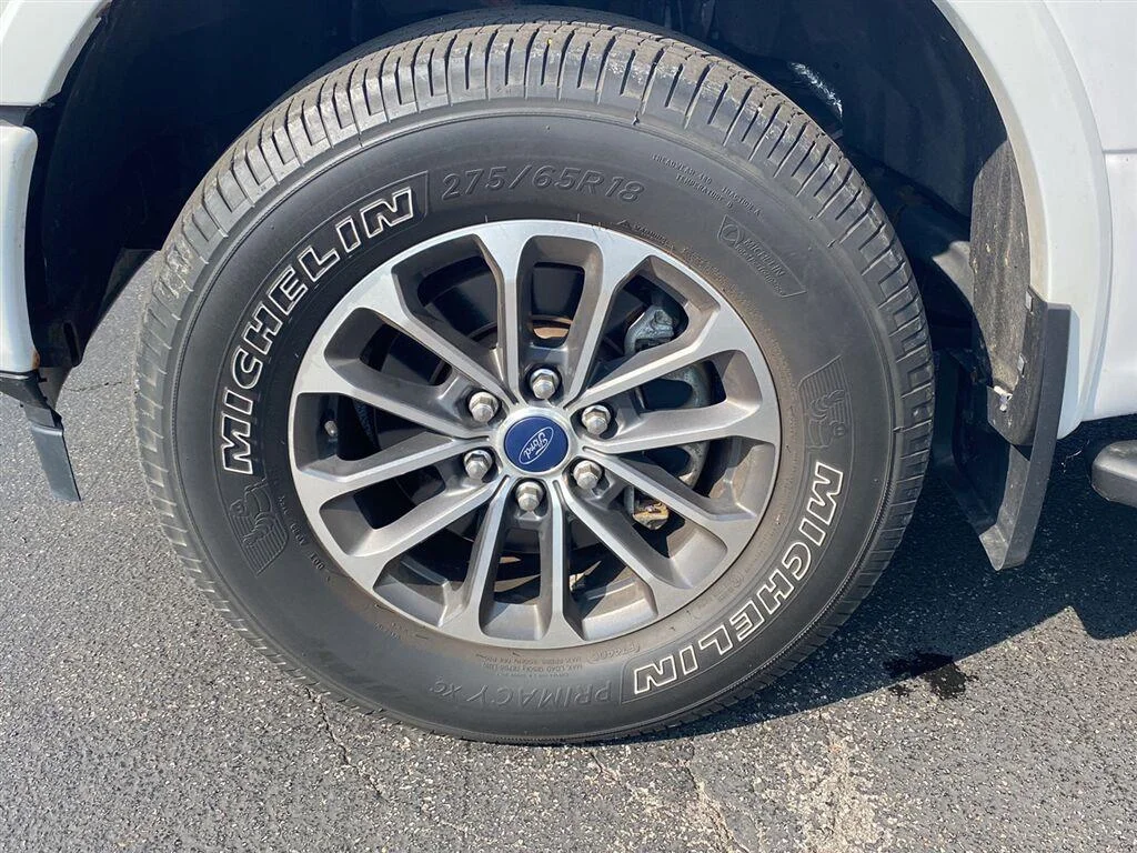 Used 2019 Oxford White Ford XLT image 21