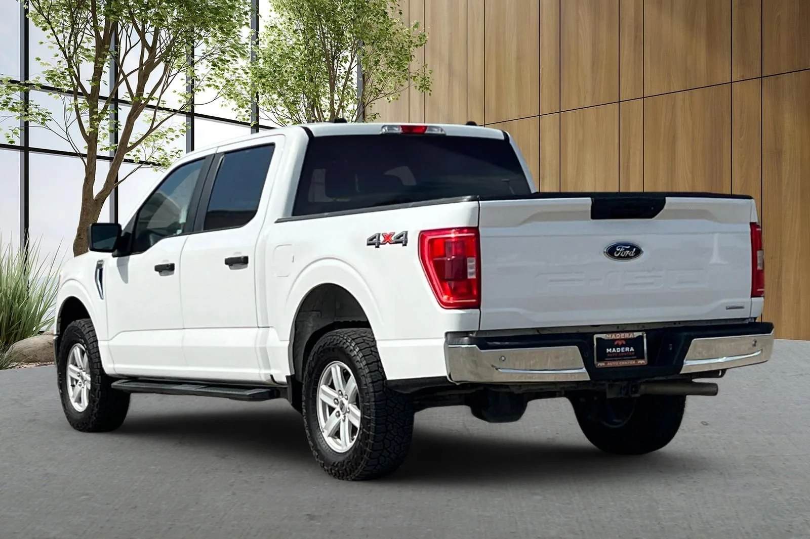 Used 2021 White Ford XL image 6