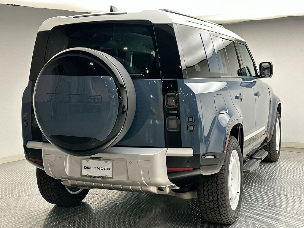 New 2026 Tasman Blue Metallic Land Rover S image 3