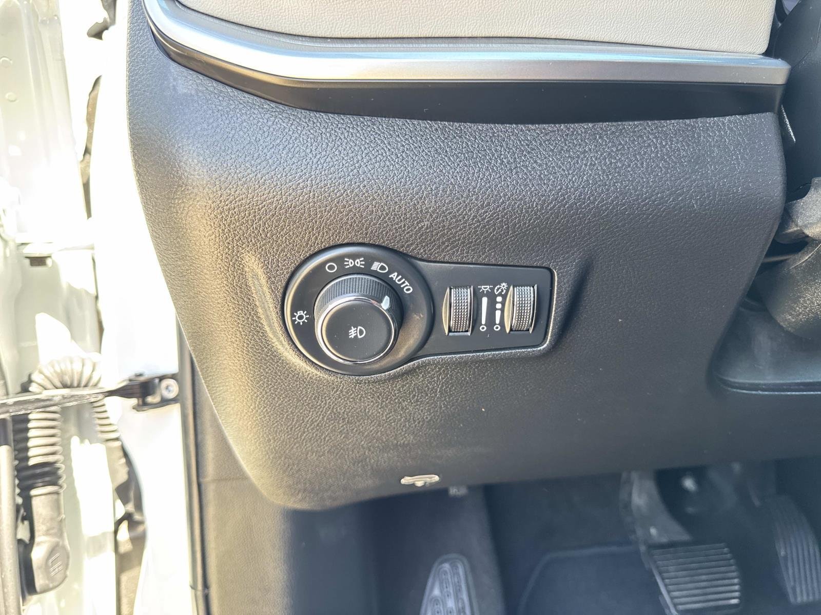 Used 2025 Bright White Clearcoat Jeep Limited image 20