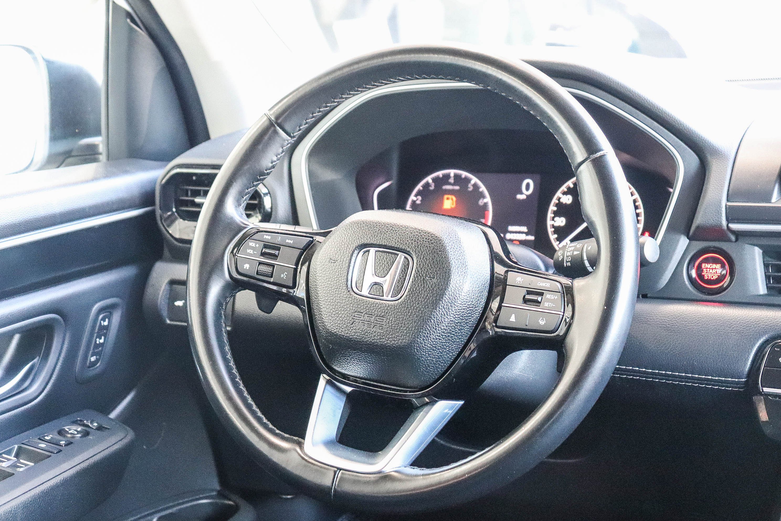 Certified Used 2023 Platinum White Pearl Honda EX-L 7 Passenger image 18