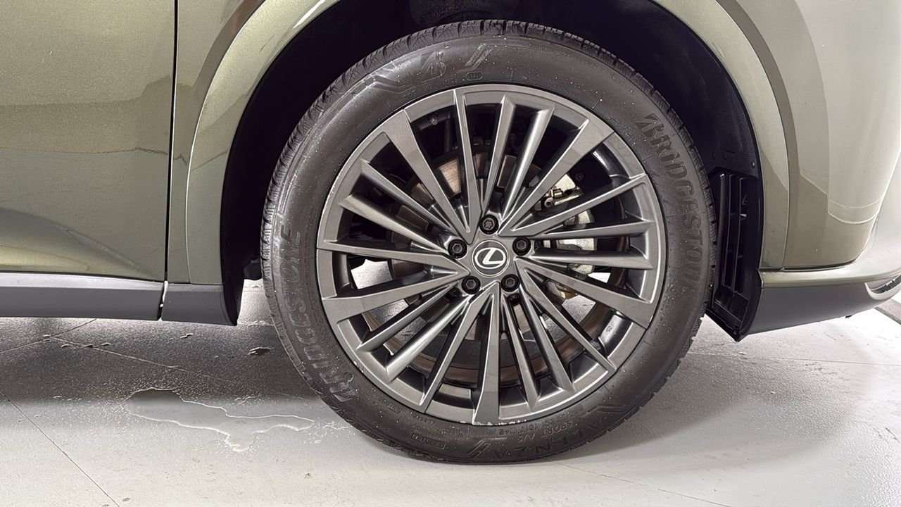 Used 2025 Green Lexus 350h Premium image 21