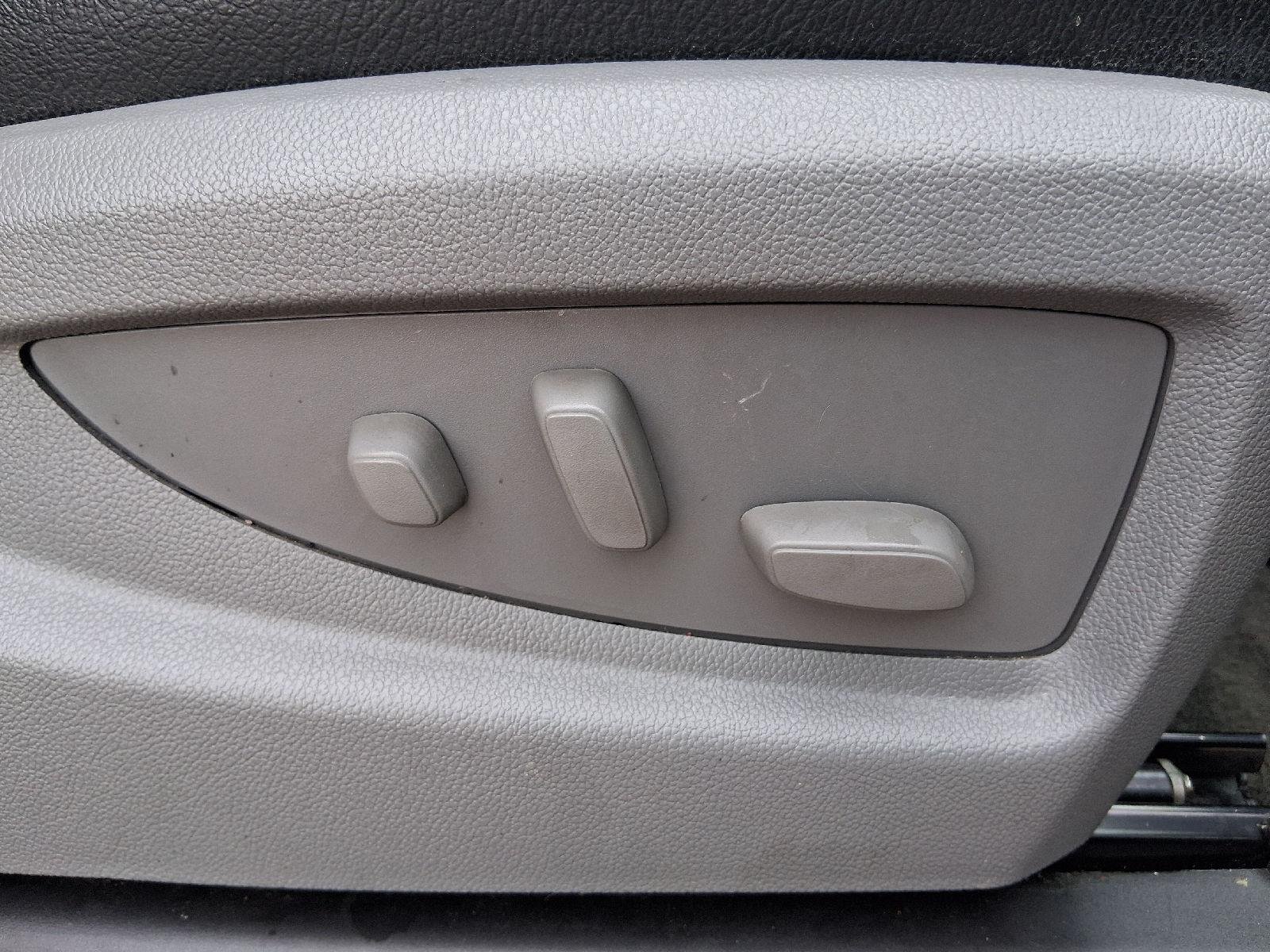 Used 2015 Black Chevrolet LT image 28