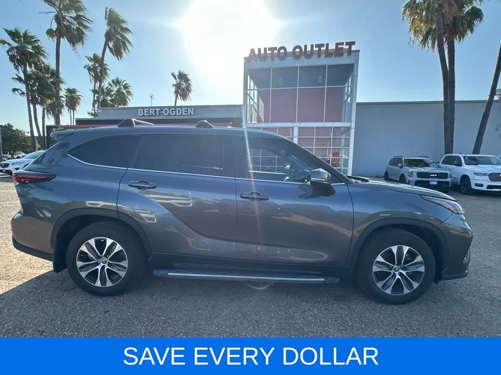 Used 2024 Gray Toyota XLE image 4
